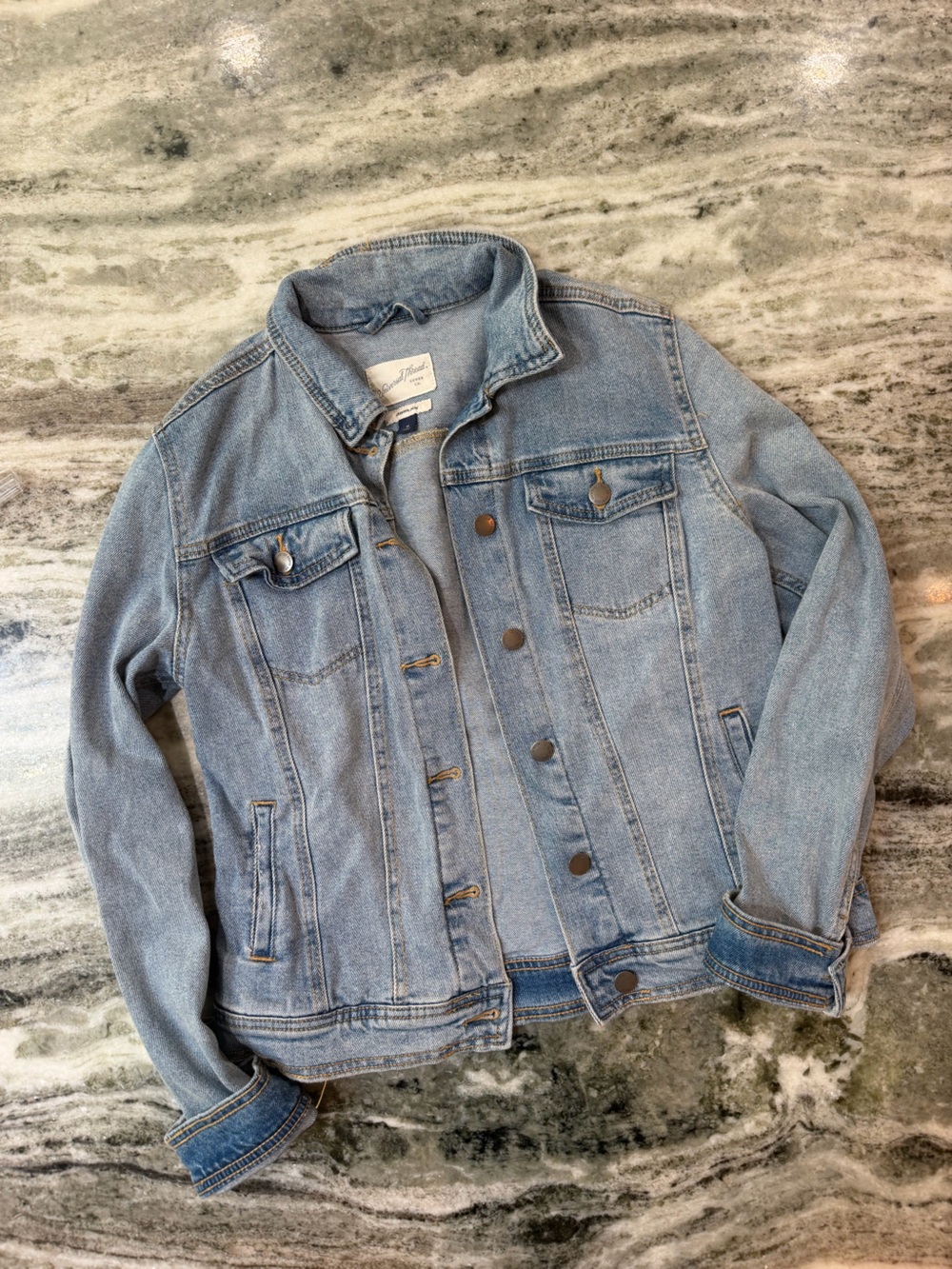 Universal Thread Light Wash Denim Jacket - Women